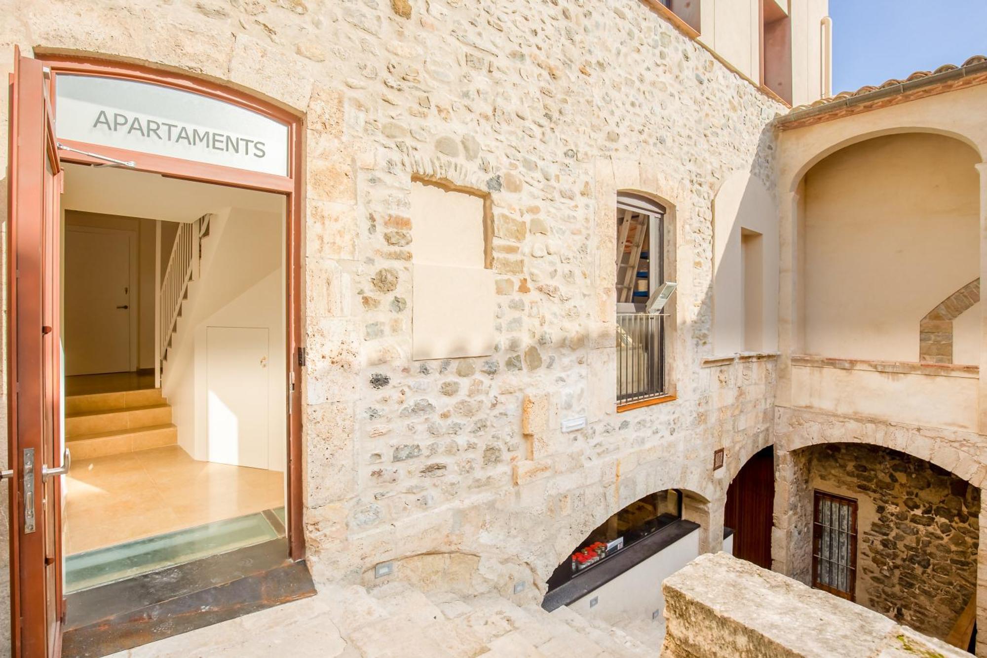 Can Cintet 3 Apartamento Con Terraza En Besalú Dış mekan fotoğraf